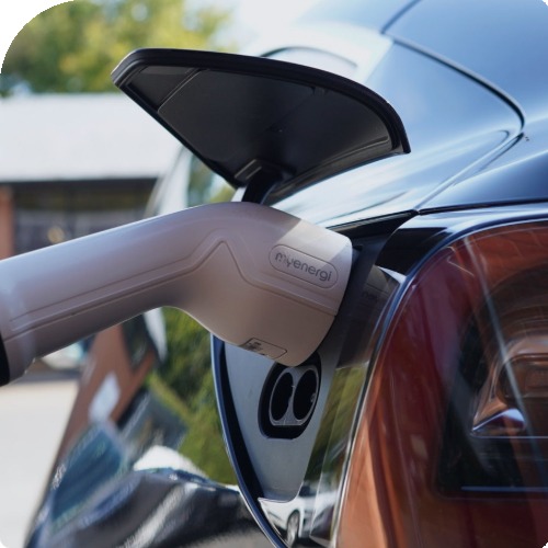 Can My EV Charger Communicate With My Solar Panels and Battery? 6 Can My EV Charger Communicate With My Solar Panels and Battery